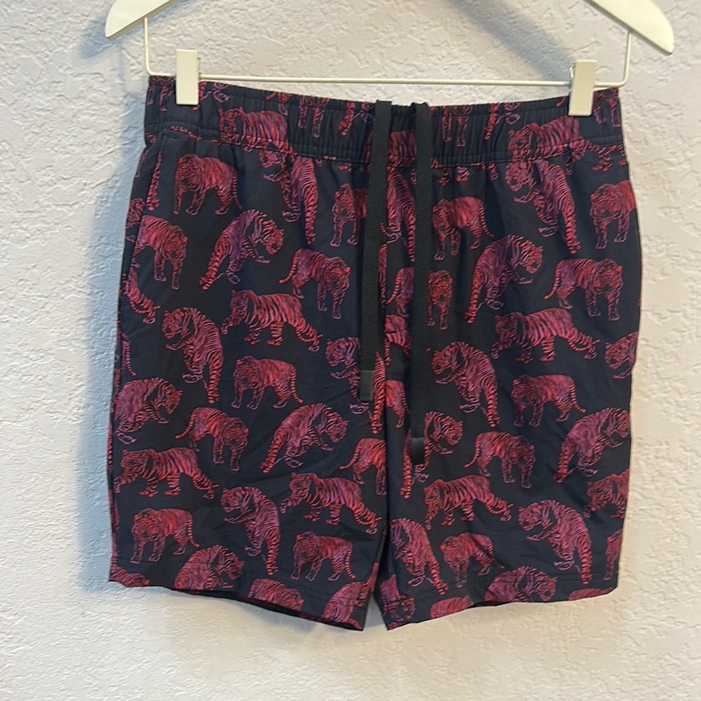 Apt. 9 Men's Athletic Shorts - Black with Red Tiger Print